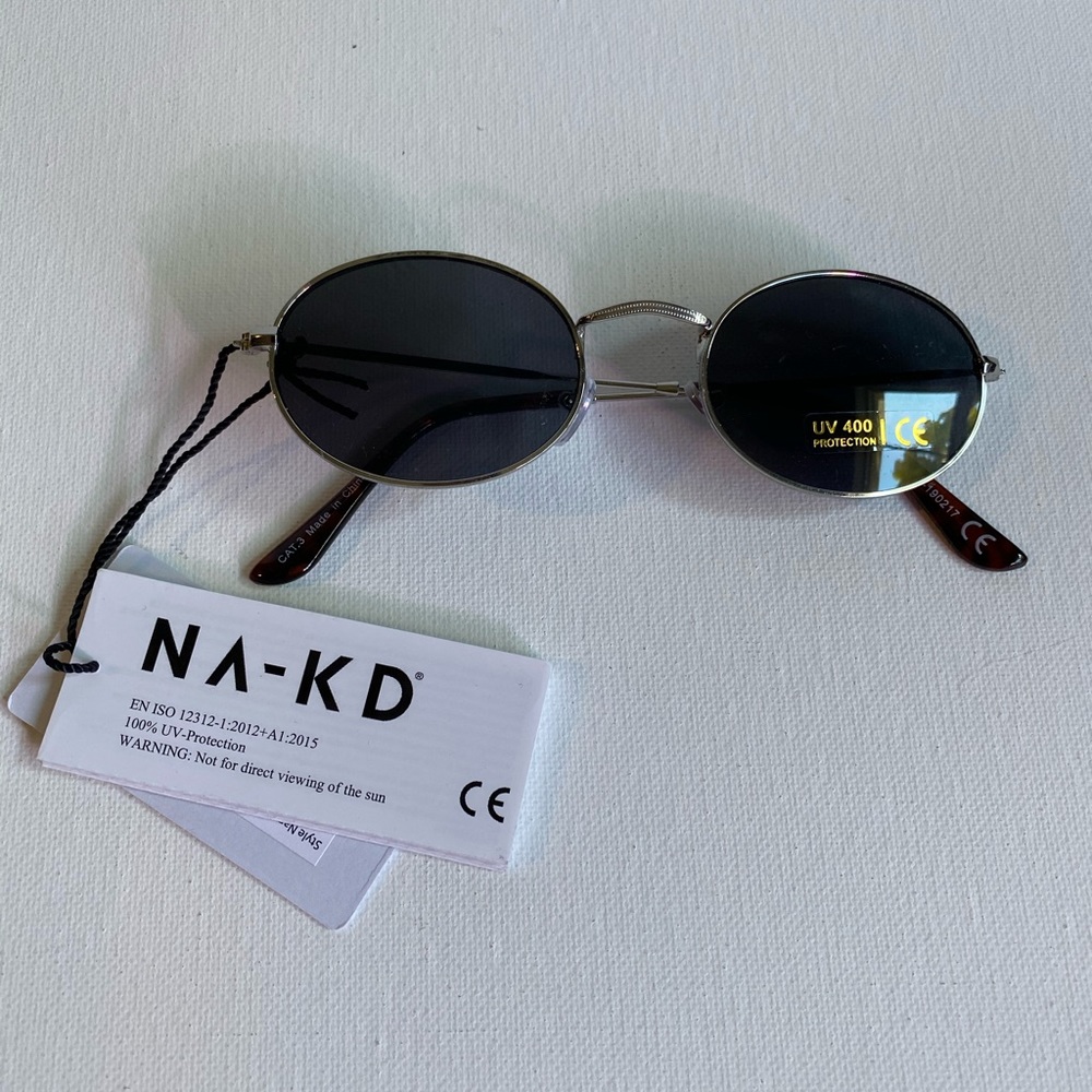 Simglasses - Picture 1 of 3